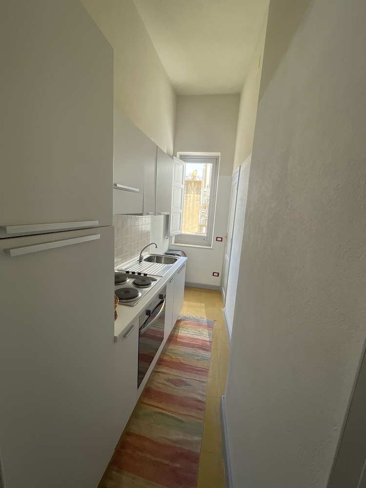 Basic Apartment photo 3