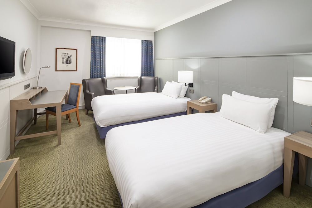Standard Room, 2 Twin Beds - Photo 9