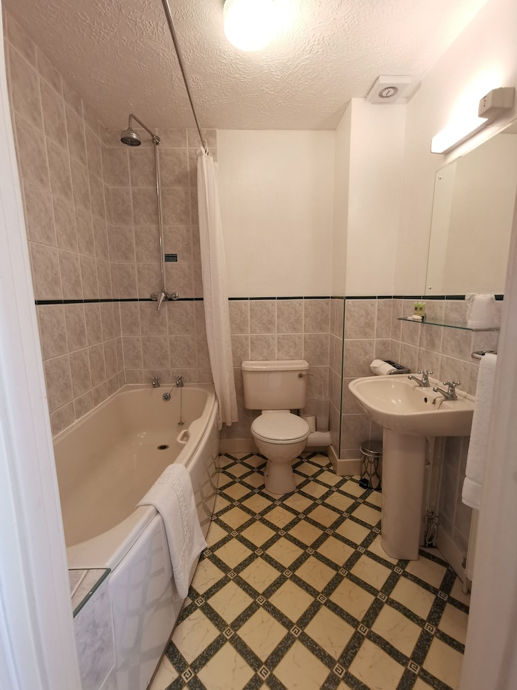 Twin Room, Accessible, Ensuite - Photo 4