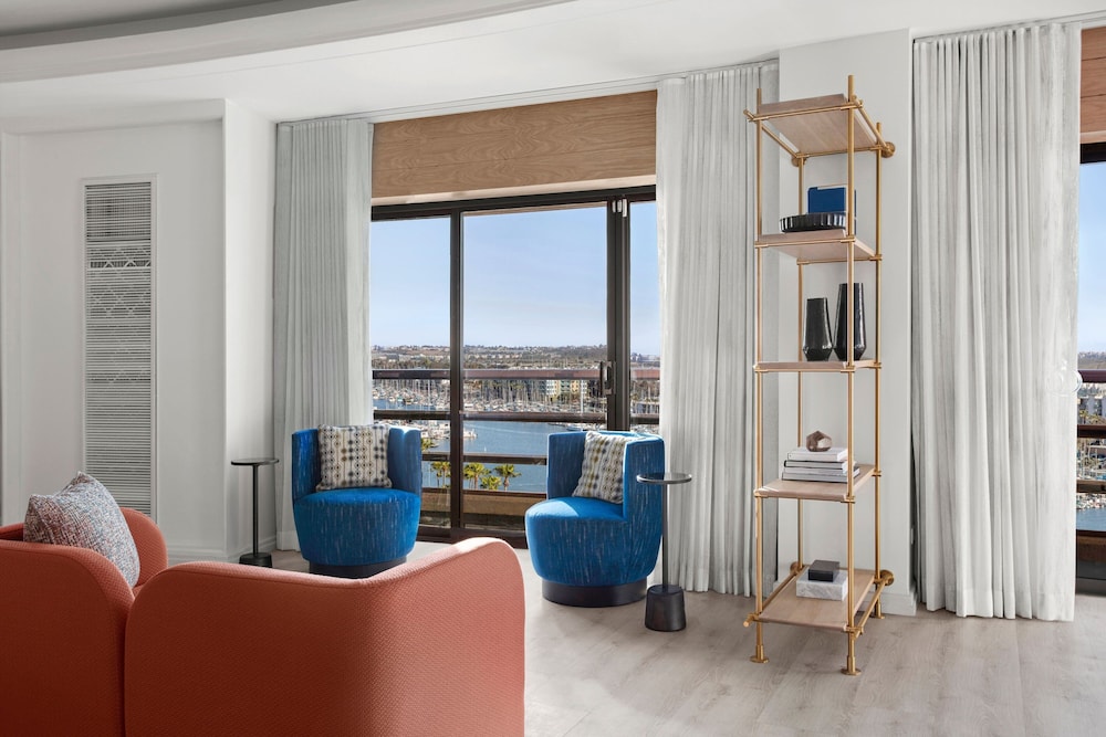 Executive Suite, 1 King Bed with Sofa bed, City View