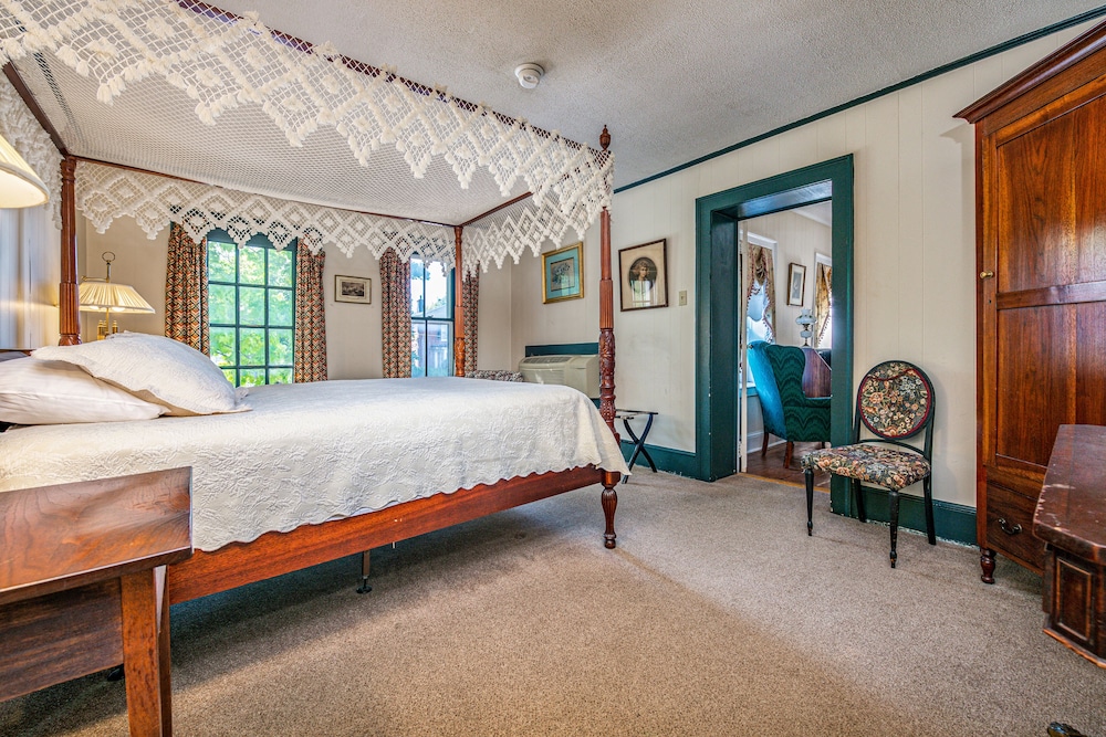 14 - Rhodes Suite