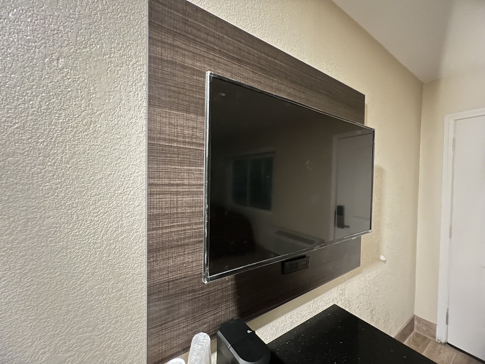 Superior Room, 2 Queen Beds, Non Smoking photo 2