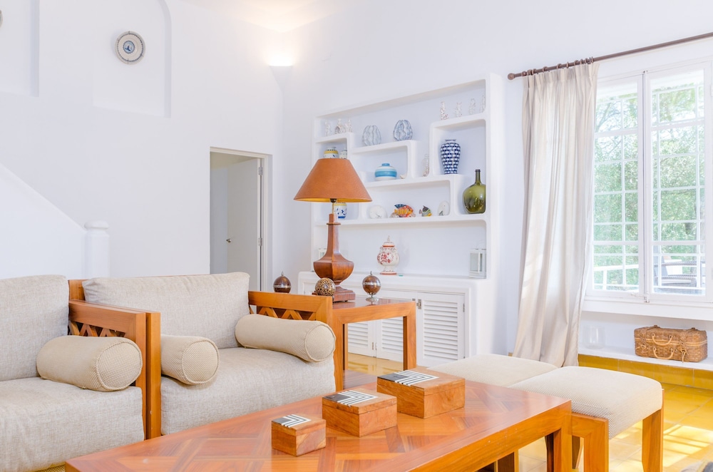 Villa photo 3