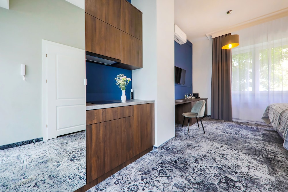 Classic Double or Twin Room - Photo 9
