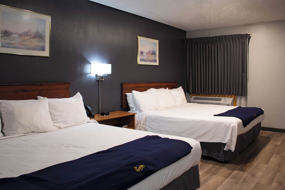 Suite, Multiple Beds (Double King Suite) photo 2