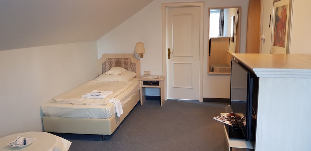 Basic Single Room photo 1
