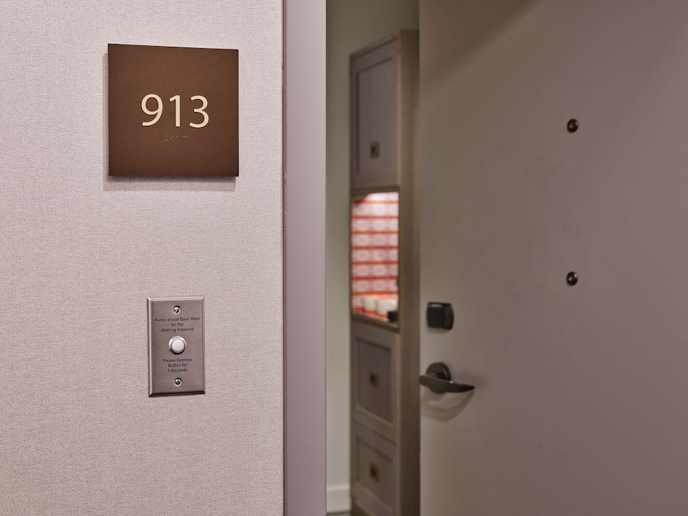 Room, 2 Queen Beds (Accessible Mobility & Hearing)