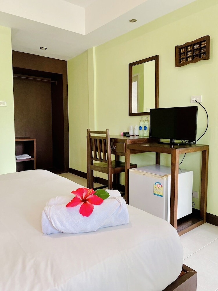Economy Double Room - Photo 16
