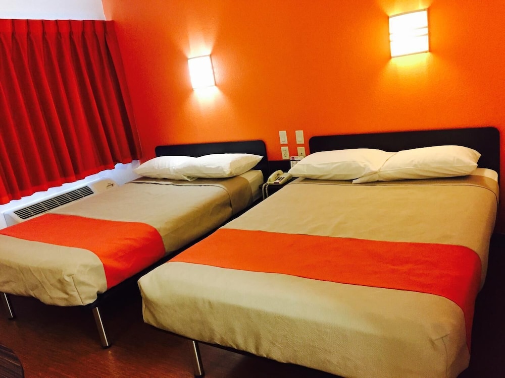Deluxe Room, 2 Double Beds, Non Smoking, Refrigerator & Microwave - Photo 2