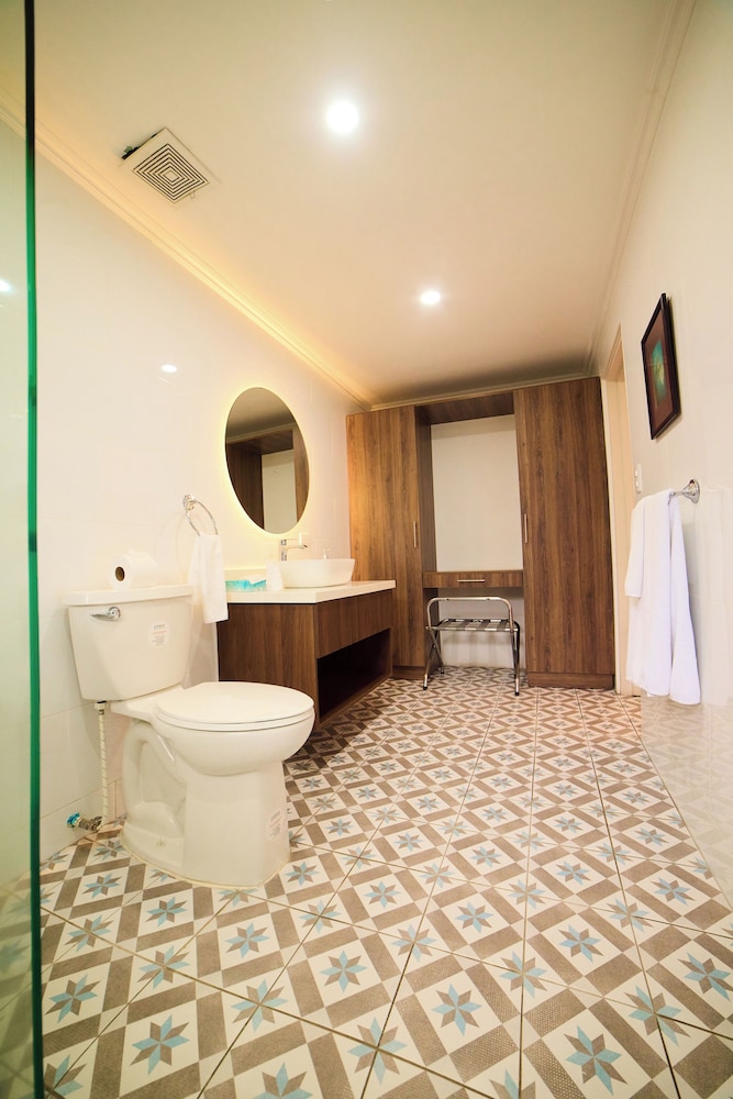 Deluxe Double Room, 1 Queen Bed - Photo 4