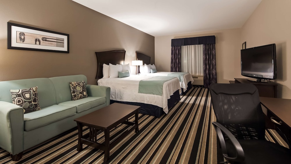 Standard Room, Multiple Beds, Non Smoking, Refrigerator & Microwave (With Sofabed)