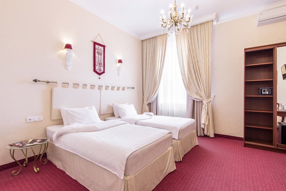 Standard Double Or Twin Room photo 3