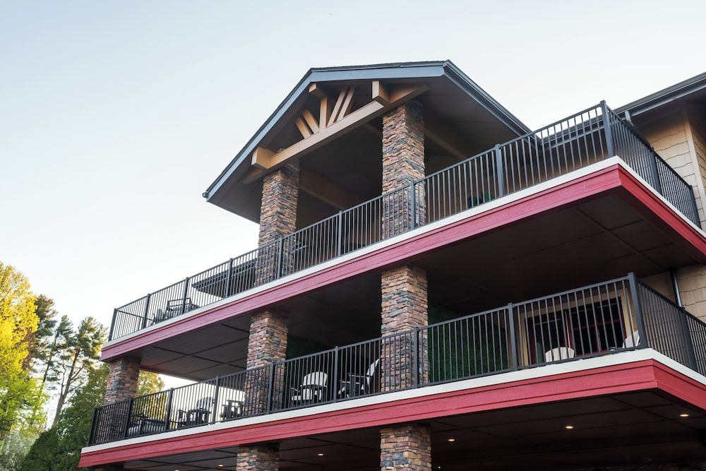 Premium Room, 1 King Bed, Balcony, Corner