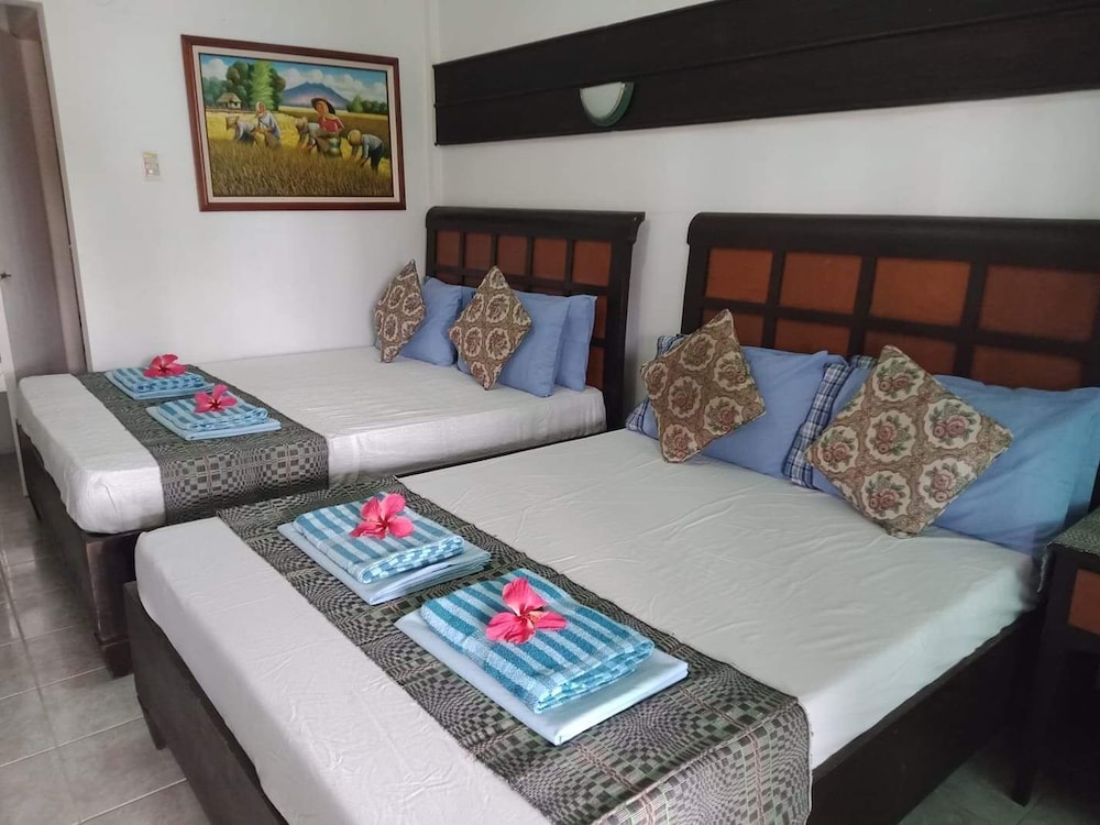 Superior Double or Twin Room, 2 Queen Beds, Garden View photo 2