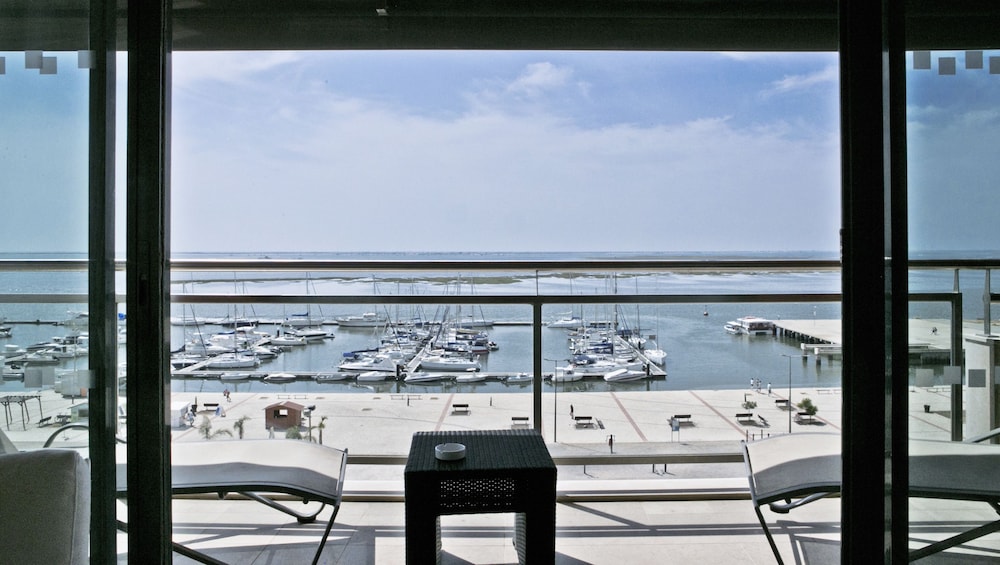 Suite (Ria View) - Photo 3