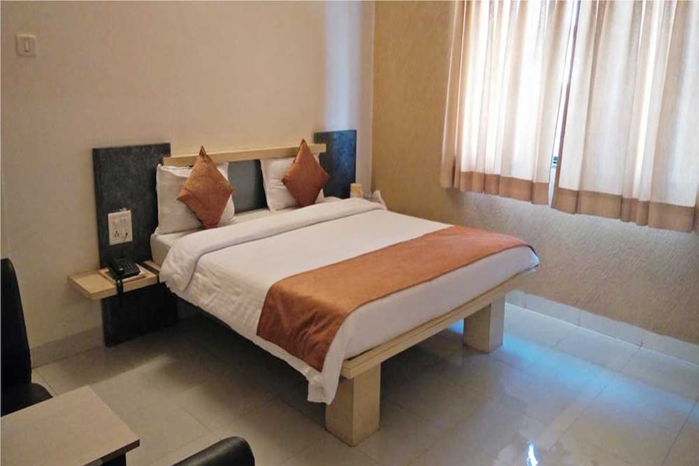 Superior Room, 1 King Bed