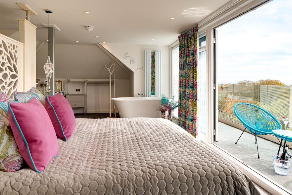 Superior Suite (Donaldson Penthouse with Balcony)