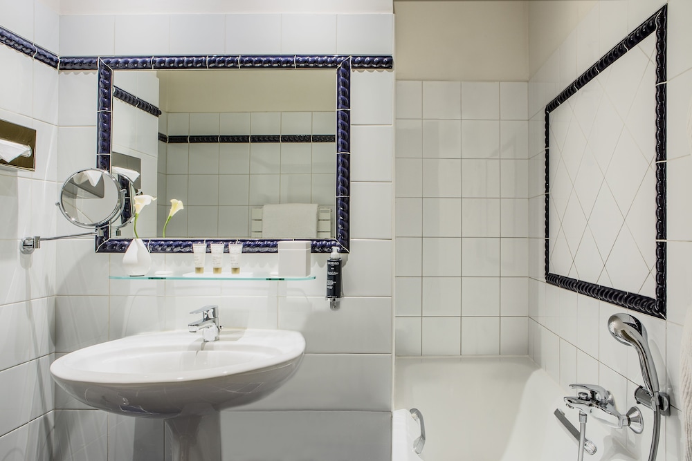 Hôtel Mansart bathroom photo