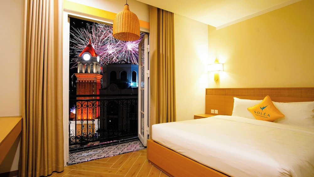 Premium Double Room, 1 King Bed, Balcony, Sea View