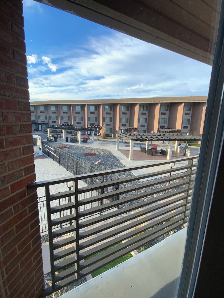 Standard Room, 2 Queen Beds, Non Smoking, Balcony (Shower Only) thumbnail 5