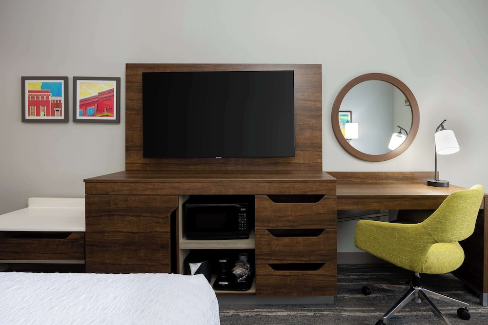 Studio, 1 King Bed, Non Smoking (Study)