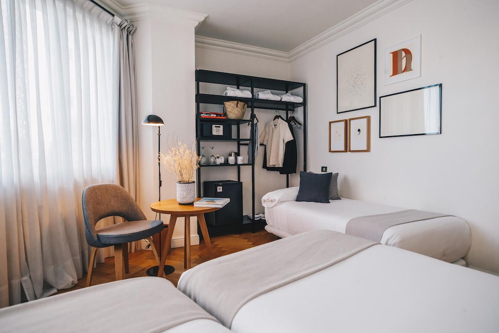 Deluxe Triple Room, Non Smoking, City View