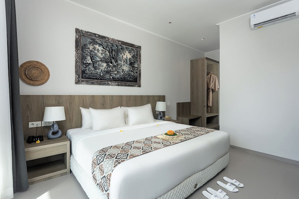 Suite with Pool View and Free Afternoon Tea - Photo 5
