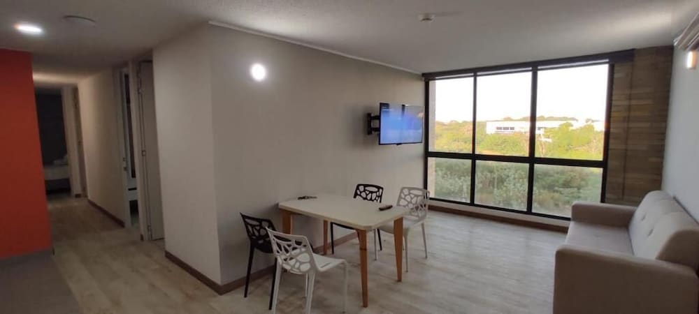Family Apartment, 4 Bedrooms photo 2