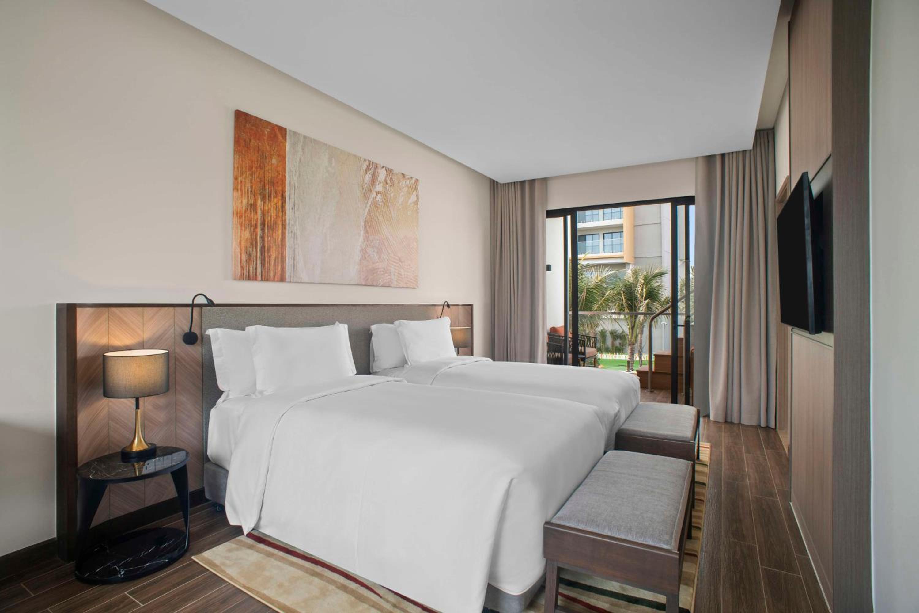 Twin Suite with Jacuzzi and Garden View