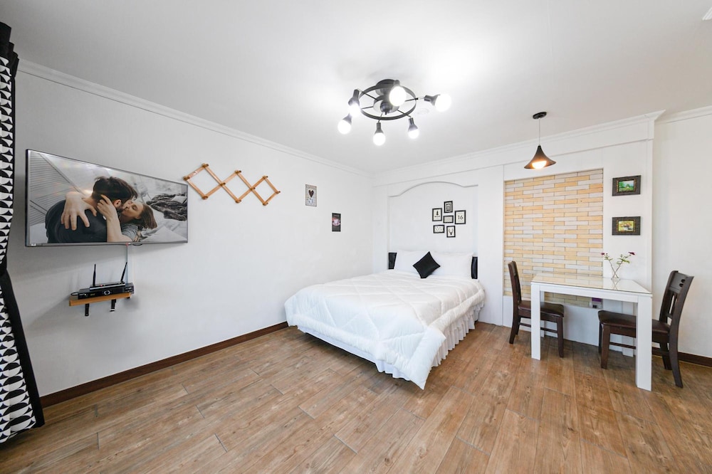 Basic Room, 1 Bedroom (Panji 302(Ocean View)) - Photo 7