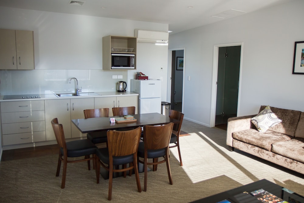 Standard Suite, 2 Bedrooms, Non Smoking, Kitchenette (Apartment) photo 2