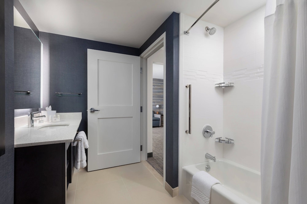 Studio, Multiple Beds (Hearing Accessible)