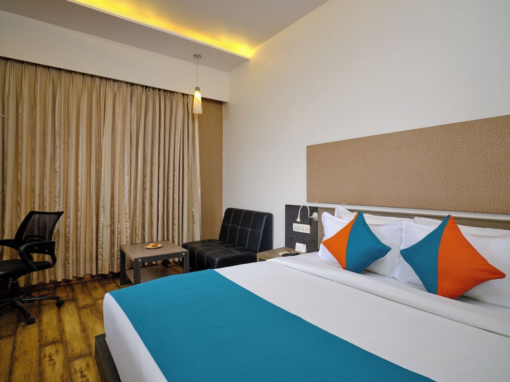 Deluxe Room - Photo 23