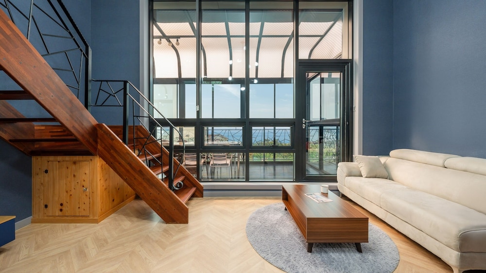 Basic Room, 2 Bedrooms (Room 201 (Ocean View / BBQ))
