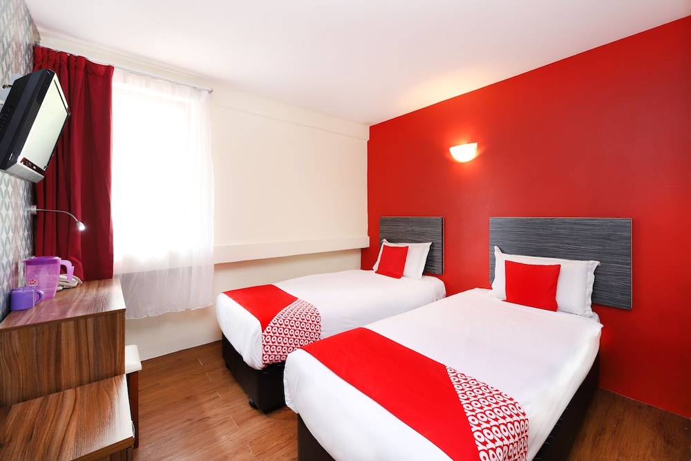 Deluxe Twin Room photo 2