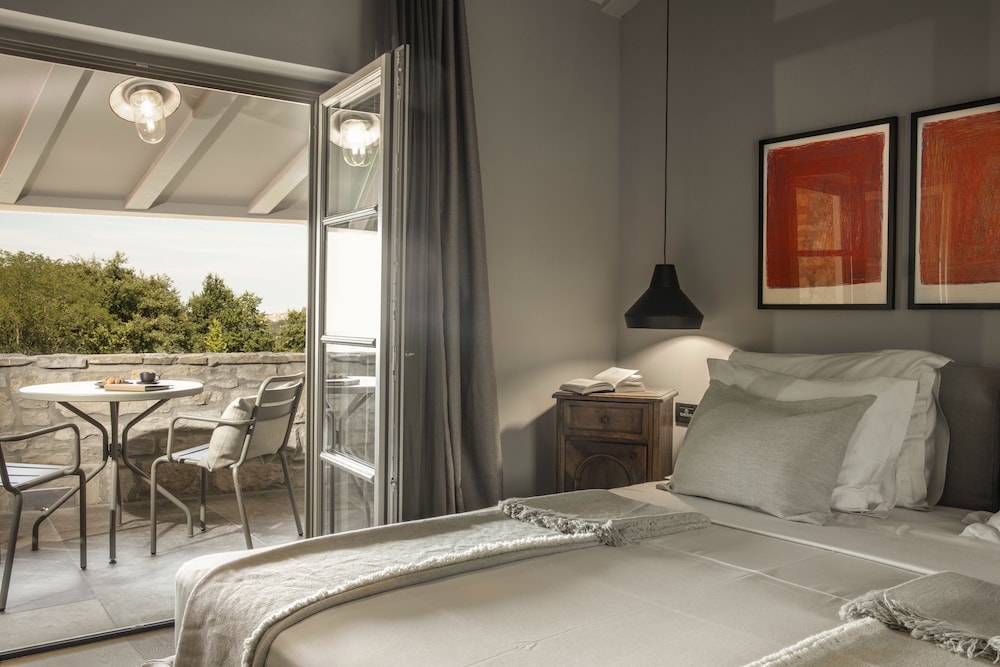 Romantic Suite, Terrace, Garden View