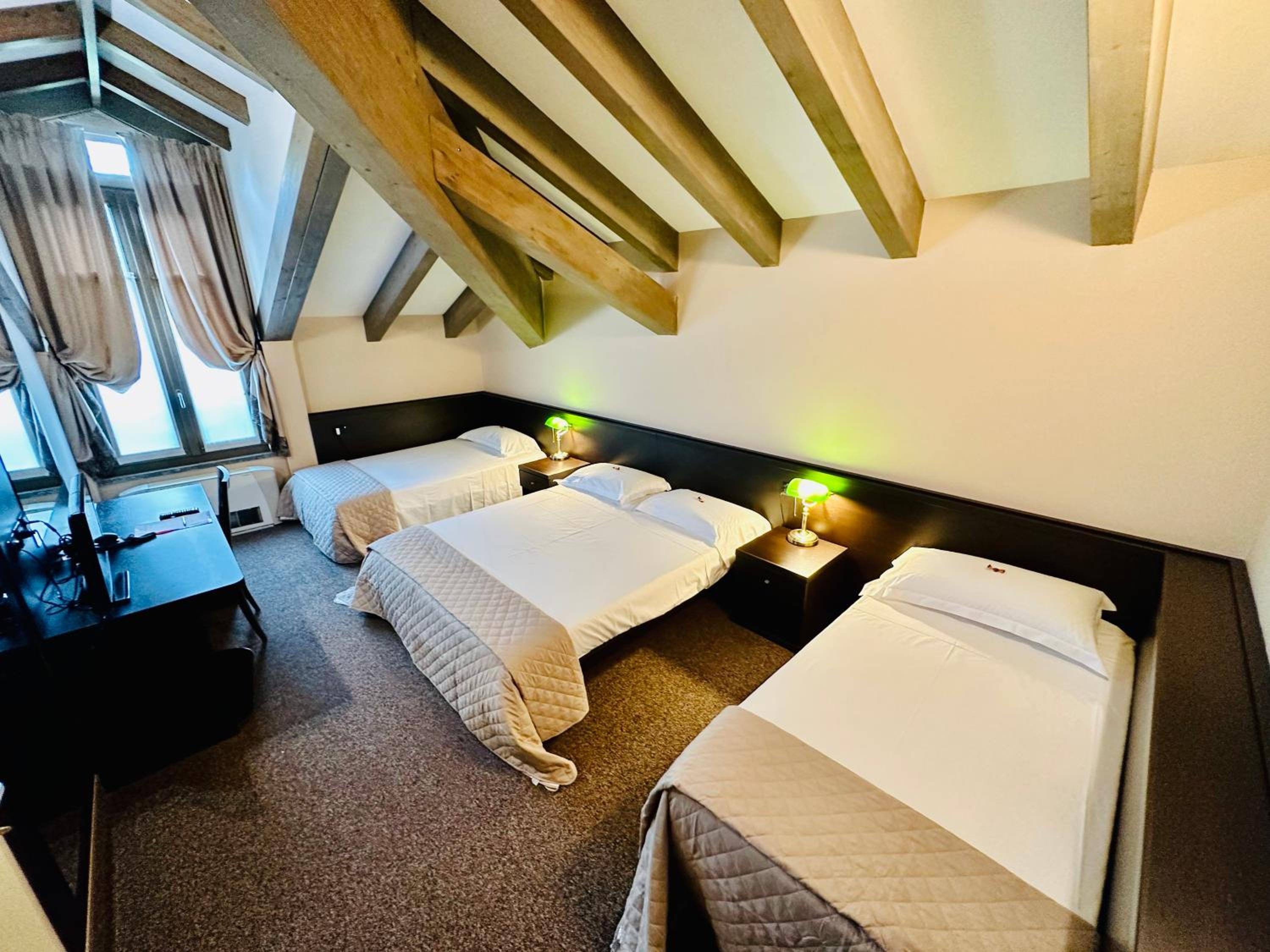 Superior Triple Room photo 3