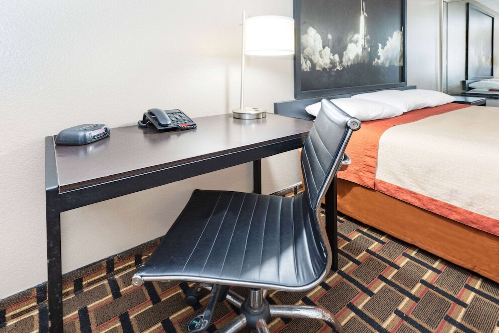 Studio Suite, Multiple Beds, Non Smoking - Photo 8
