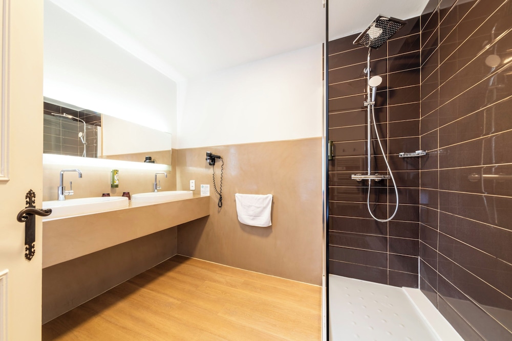 Deluxe Double Room, 1 Queen Bed, Terrace - Photo 16