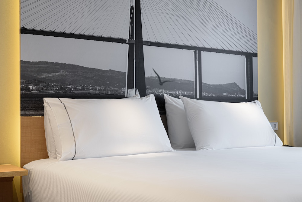 Double or Twin Room (Children Sharing Bed) - Photo 9