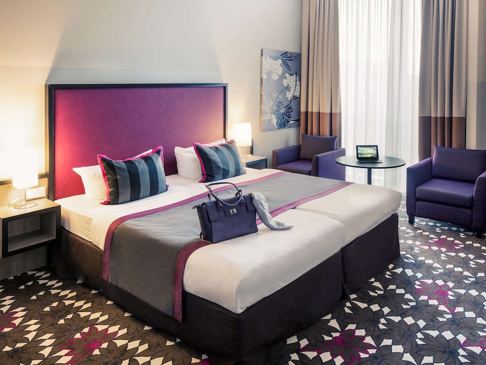 Superior Room, 1 Queen Bed with Sofa bed (with extra bed)