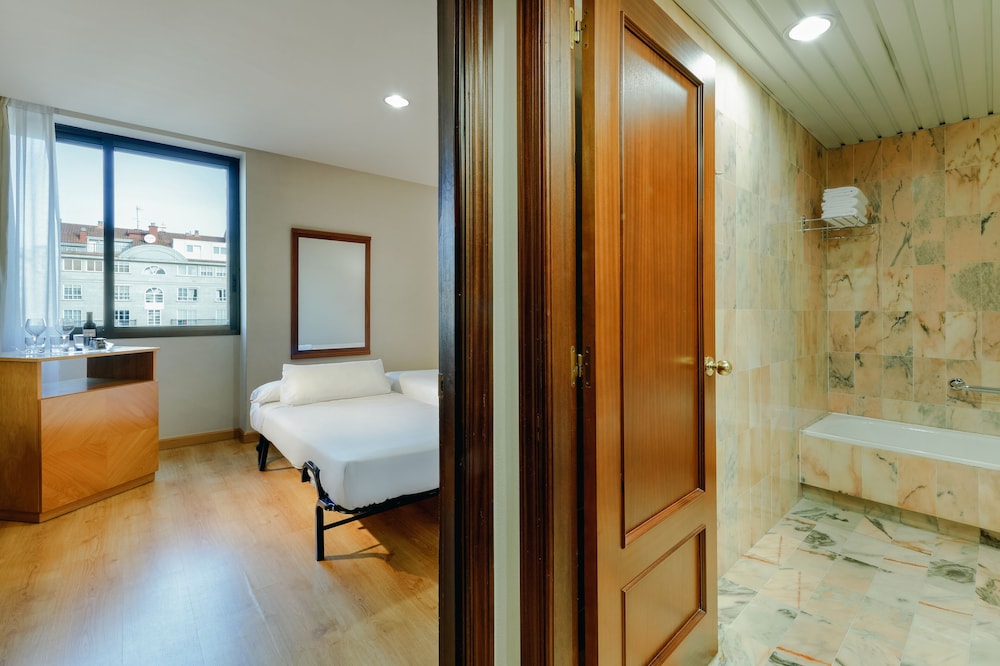 Standard Room (extra bed 3 adults) - Photo 4