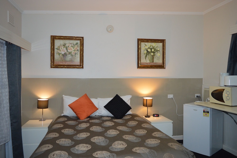 Basic Double Room photo 3