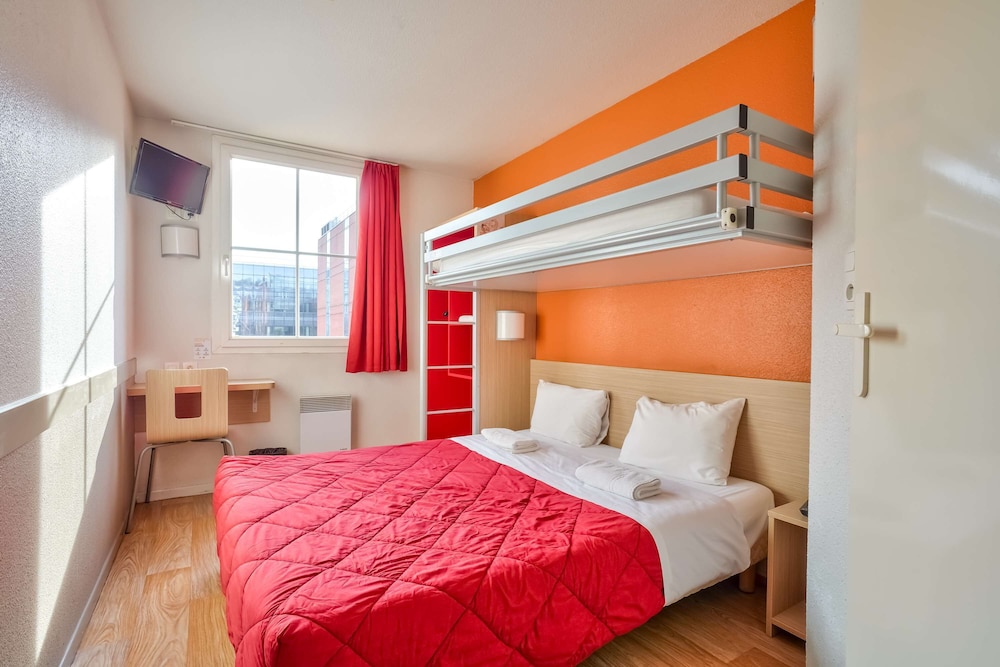 Standard Room, 3 Twin Beds photo 2