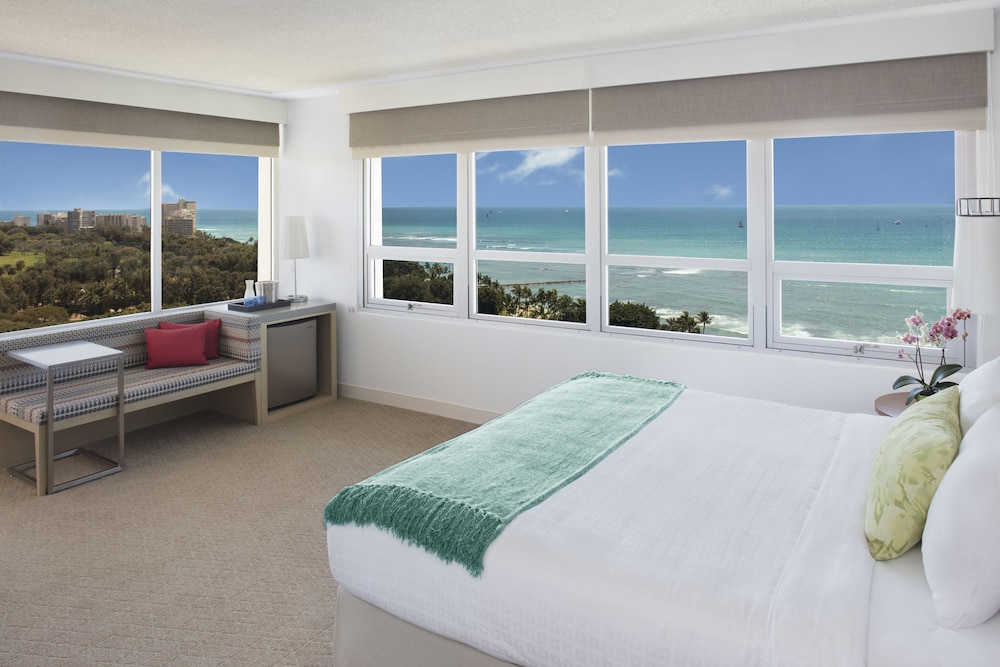 Premier Room, 1 King Bed, Balcony, Ocean View (ADA)