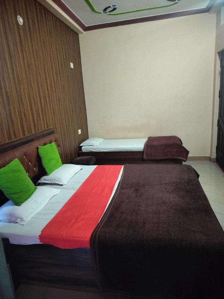Deluxe Triple Room, City View
