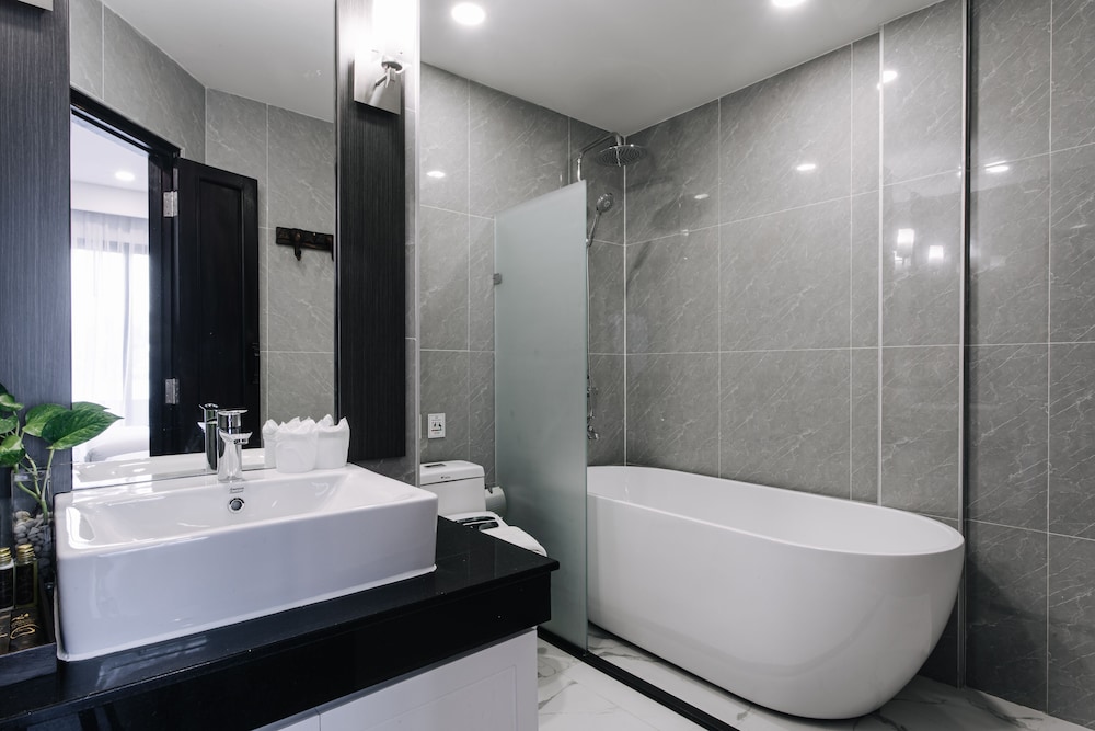 Superior Duplex - Photo 13