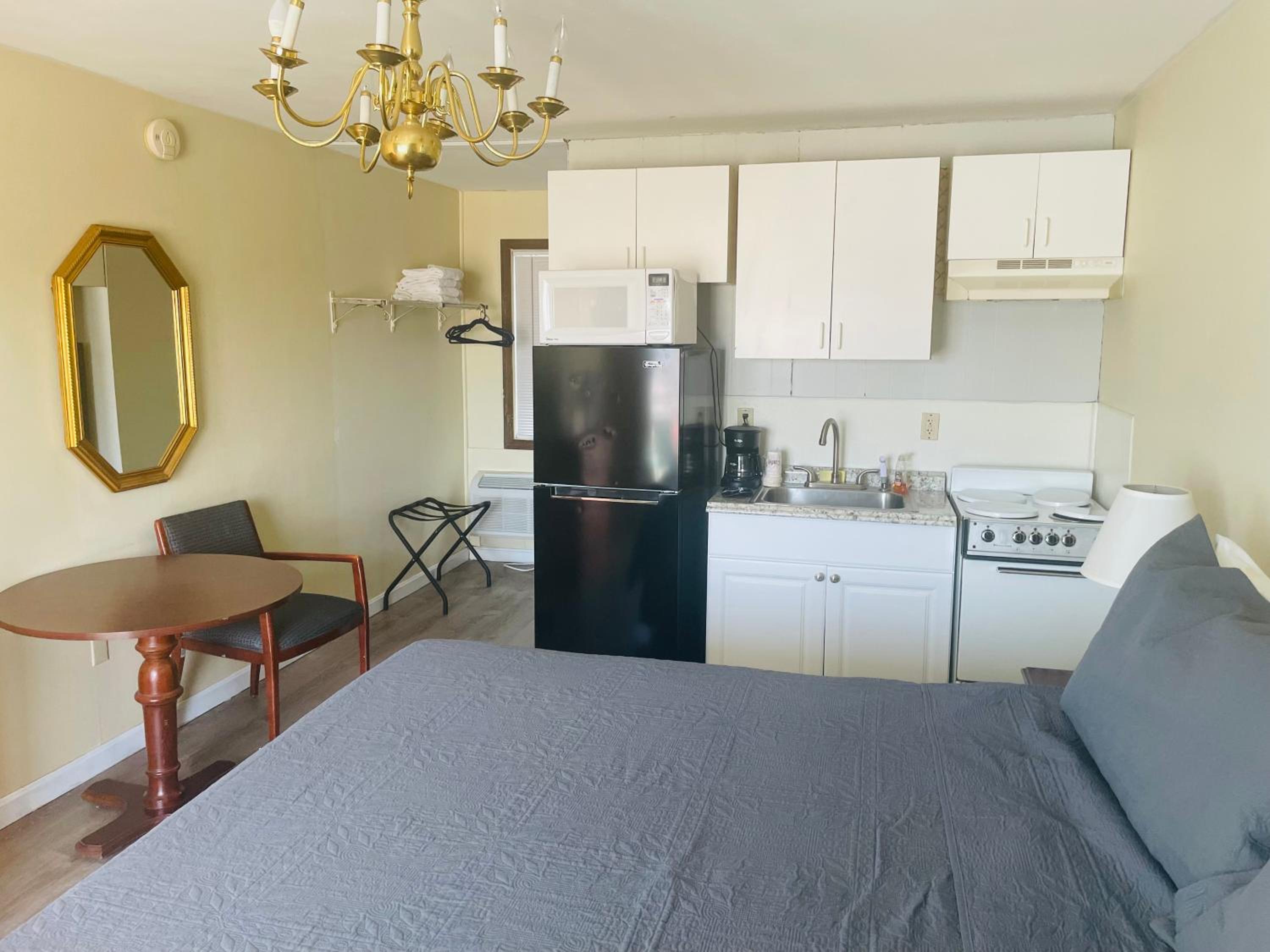 Superior King Room - Photo 9