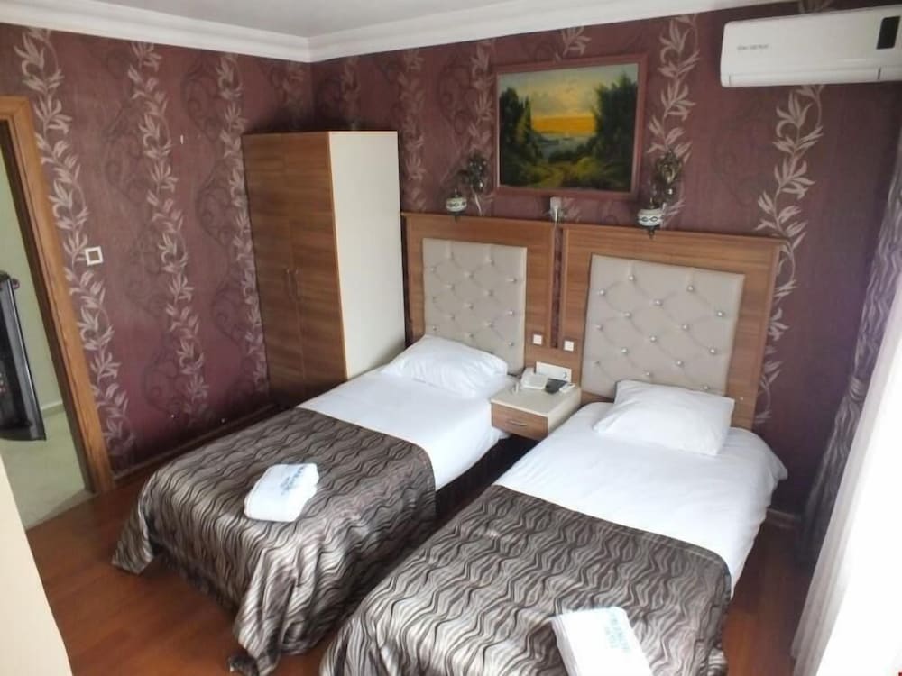 Standard Twin Room photo 2