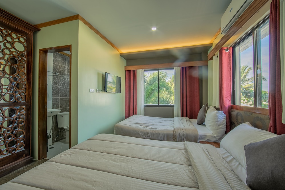 Superior Quadruple Room photo 2